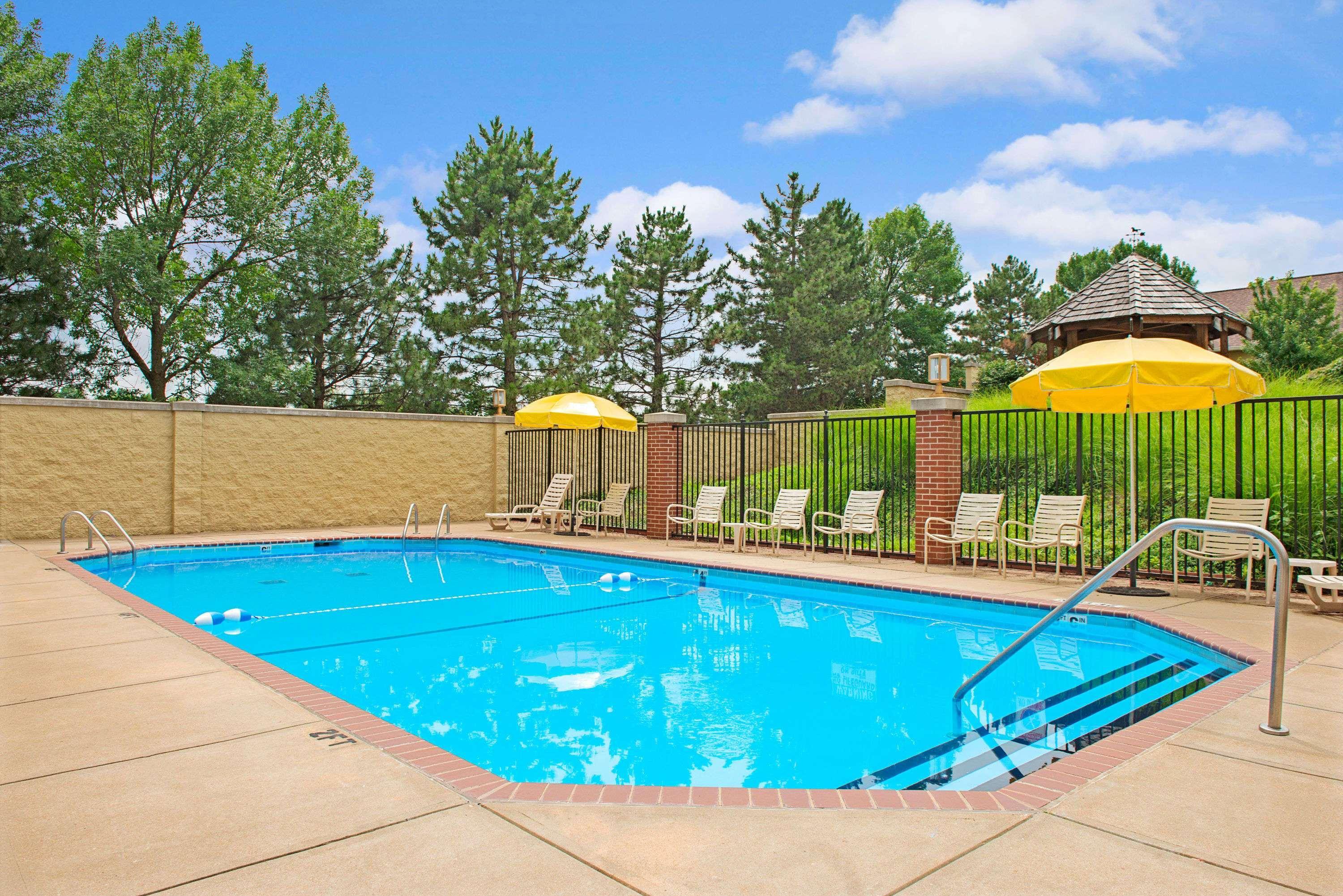 Days Inn By Wyndham St. Louis/Westport Mo Maryland Heights Zewnętrze zdjęcie